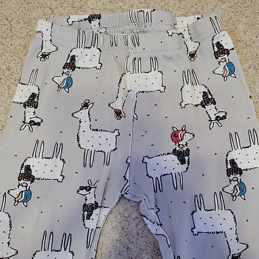 OshKosh B'gosh Pajama 2 Pc Set Gray With Llamas Size 12 Months - Picture 8 of 9